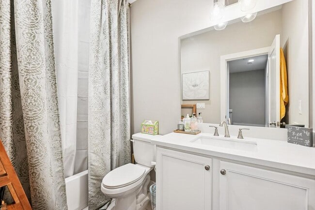 Building Photo - 144 1st Ave NW