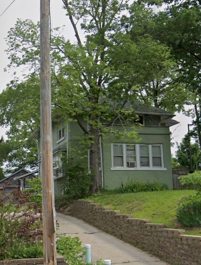Primary Photo - 109 E Stewart Rd