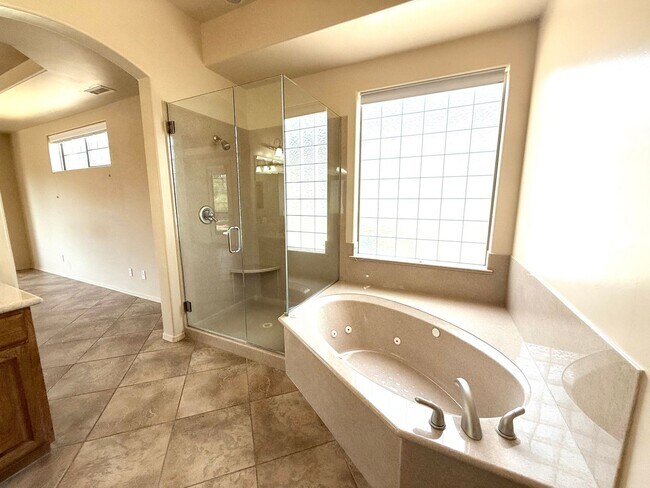 Building Photo - Beautiful home in Prescott Lakes
