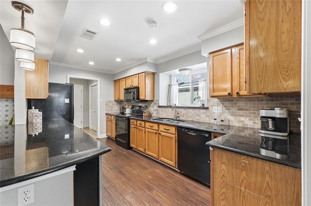 Building Photo - 7309 Vineyard Dr