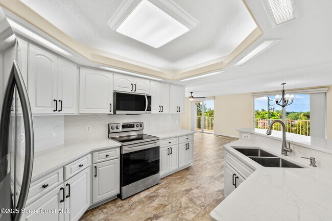 Building Photo - 821 Del Rio Way