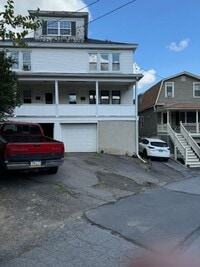 Building Photo - 3 bedroom