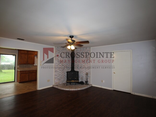 Building Photo - Beautiful 3 bedroom 2 bath home in Flint! Lease Take Over!