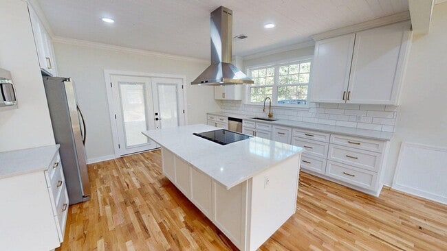 Building Photo - 171 Longwood Dr