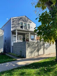 Building Photo - 3335 N Kenneth Ave