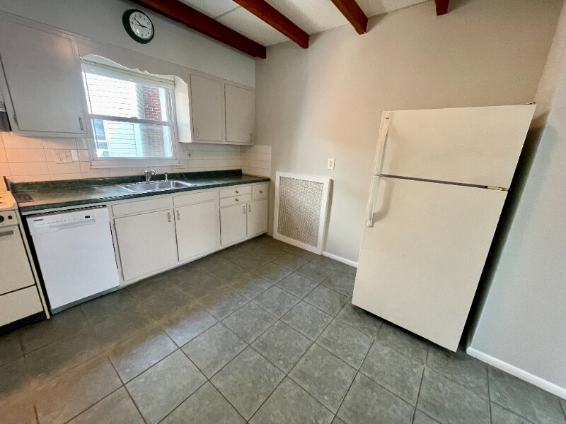 Building Photo - 1809 S 13th St