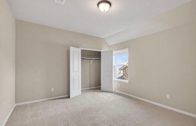 Building Photo - 1630 Mahan Dr