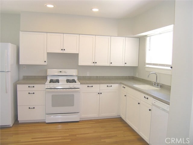 Building Photo - 4128 Vía Picaposte