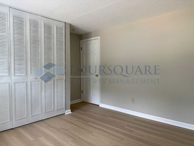 Building Photo - Cozy 4-Bed / 2-Bath Home with Main-Level Bedrooms, Large Backyard & Corner Lot , Near Shelley Lake