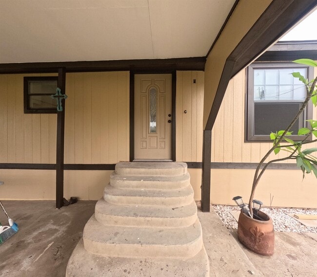 Building Photo - 4305 McClelland Ave