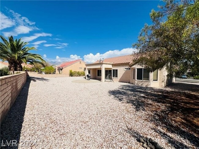 Building Photo - 8825 Stoney Point Dr