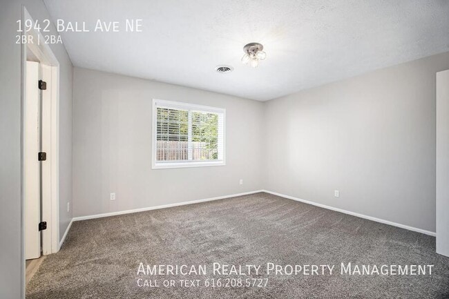 Building Photo - 1942 Ball Ave NE