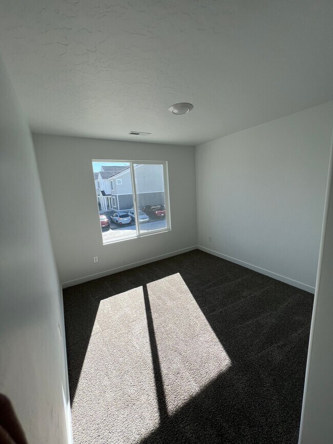 Building Photo - 8446 W Meadow Bank Wy