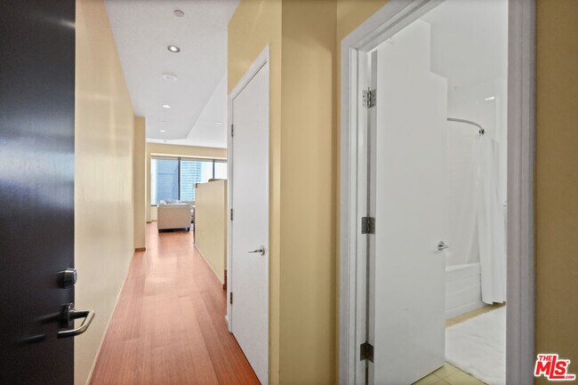 Building Photo - 1100 Wilshire Blvd