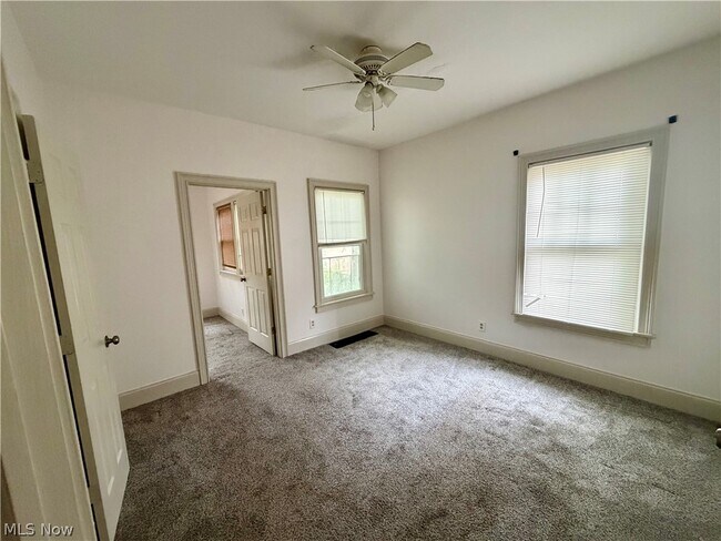 Building Photo - 3430 Beechwood Ave