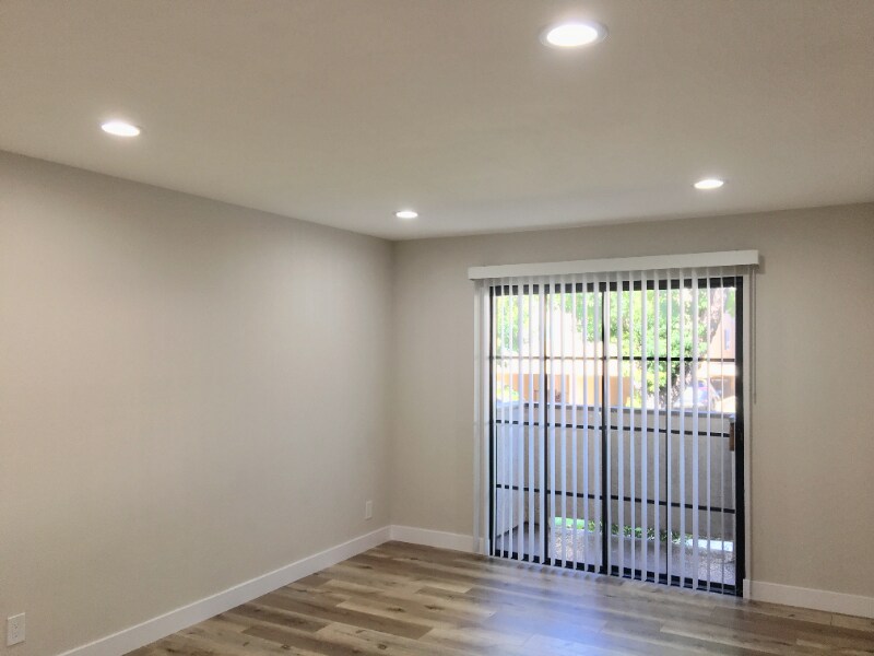 Building Photo - 626 E Verdugo Ave
