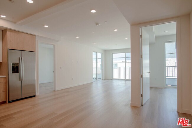 Building Photo - 4406 Fulton Ave