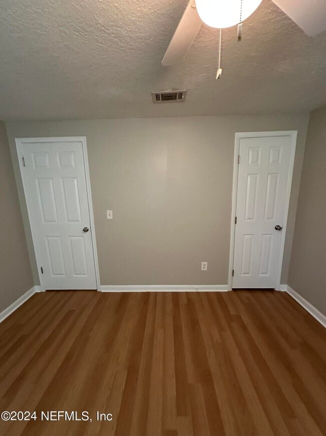 Building Photo - 10929 Weymouth Cir N