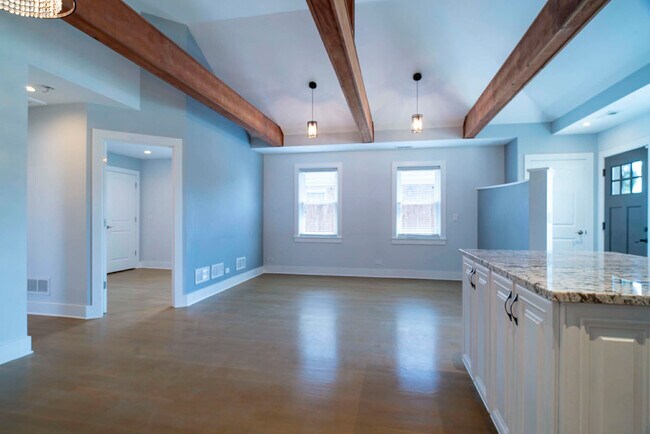 Building Photo - 2537 Willow St