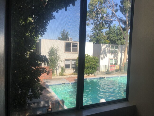 Building Photo - 18620 Hatteras St