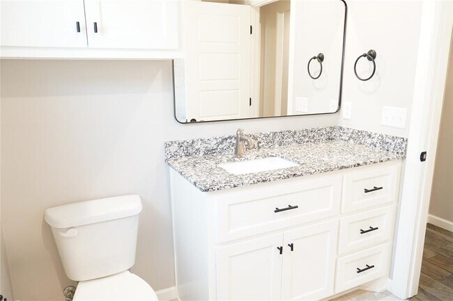 Building Photo - 5500 Carmel Crk Dr