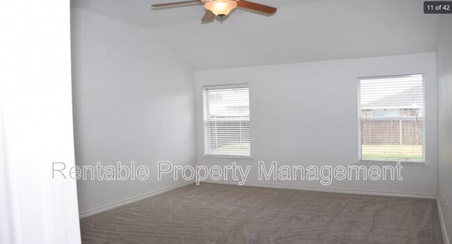 Building Photo - 4704 Sailboat Dr