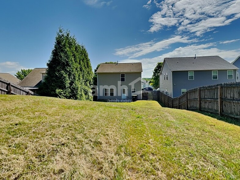 Building Photo - 4652 Midstream Crossing Dr