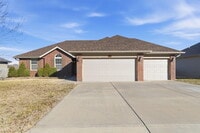 Building Photo - 205 E Lapis St