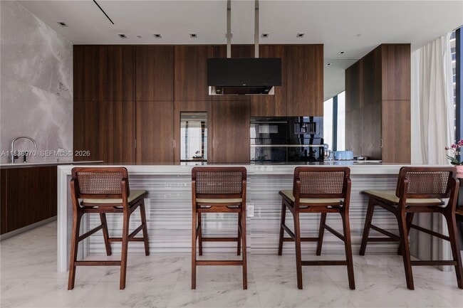 Building Photo - 17141 Collins Ave