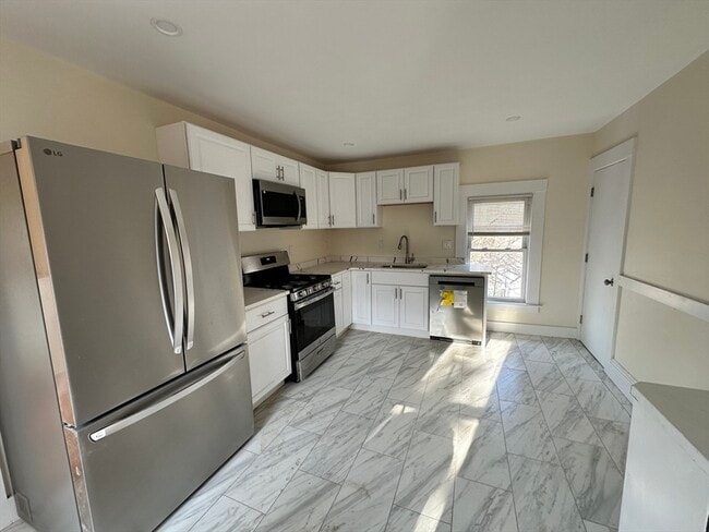 Building Photo - 64 Cedar St