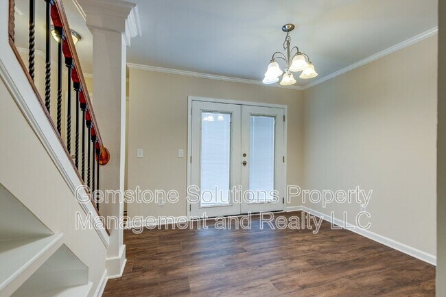 Building Photo - 1705 Granville Rd