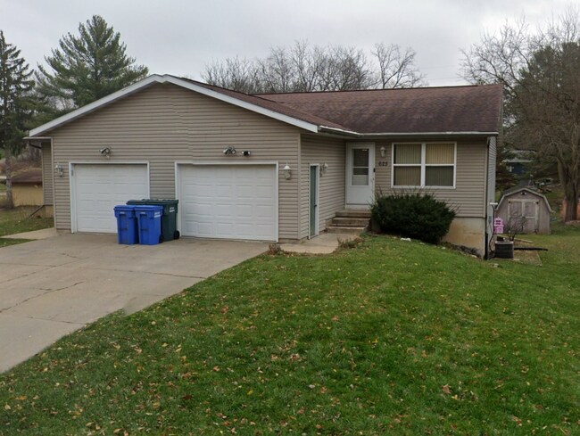 Primary Photo - Ellis Avenue Duplex