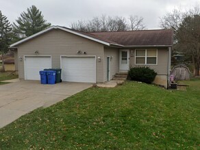 Building Photo - Ellis Avenue Duplex