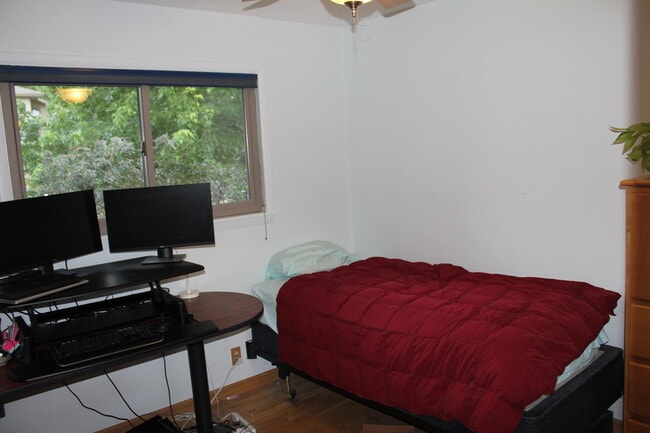 Building Photo - 2995 Carnegie Dr