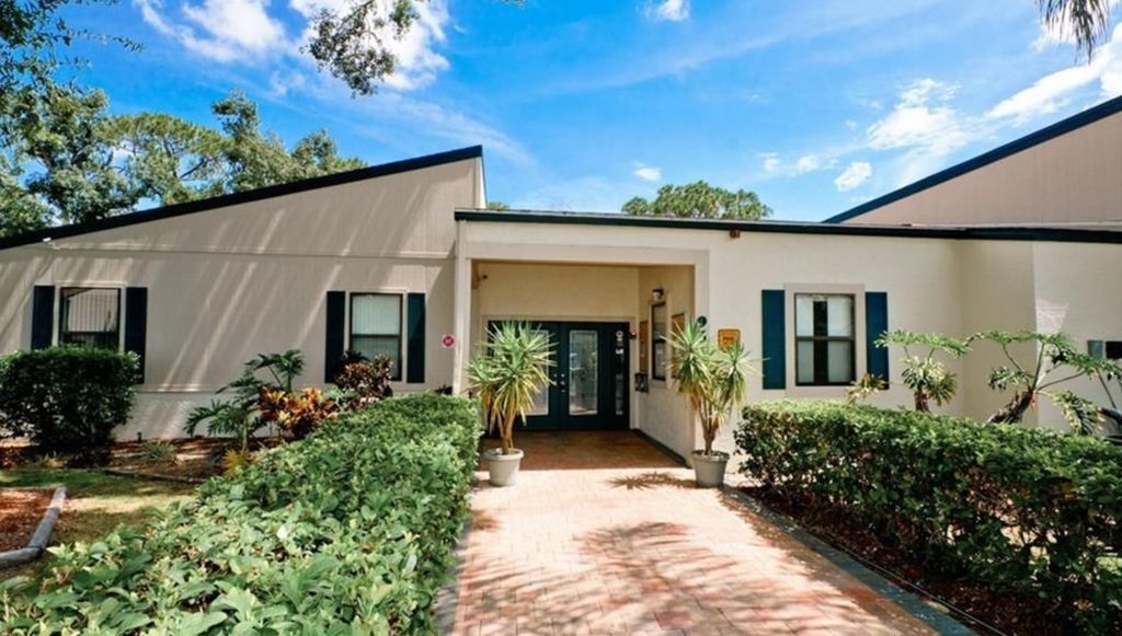 Building Photo - 904 Byron Ln