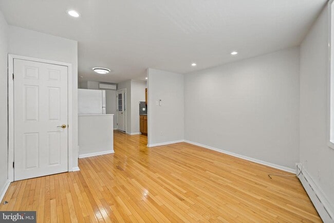 Building Photo - 1117 W Moyamensing Ave