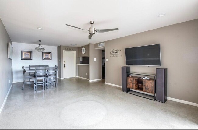 Building Photo - 8529 Hearth Dr