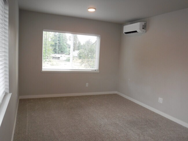Building Photo - 5295 Chehalis Dr N