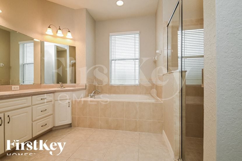 Building Photo - 8314 Greystone Dr