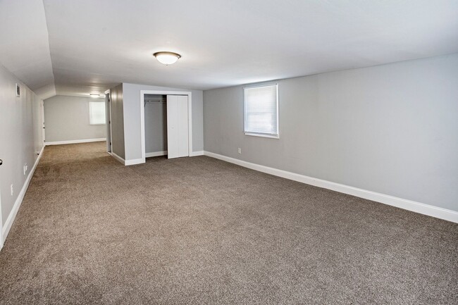 Building Photo - Gwinhurst - Fully updated 4 bedroom, 2 bat...