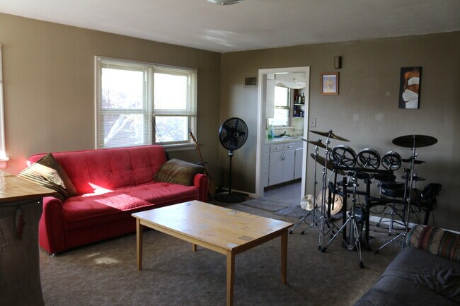 Building Photo - 414 S 12th Ave