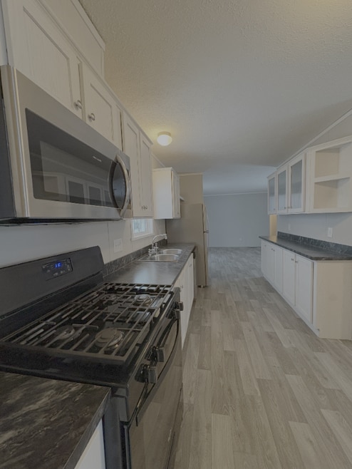 Building Photo - 358 Parker Lake Dr