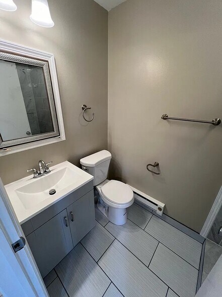 Building Photo - 1115 Burgundy Ln