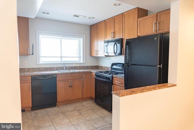 Building Photo - 36 T St NE