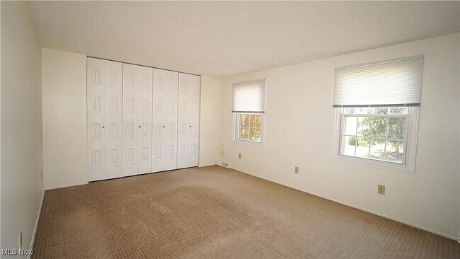 Building Photo - 5907 Sunset Dr