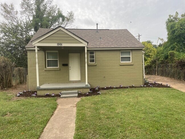 Primary Photo - Well Maintained 2 Bedroom