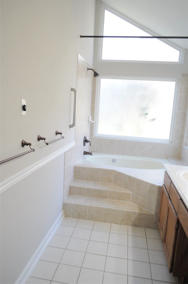 Building Photo - 8639 Sparkling Springs Dr