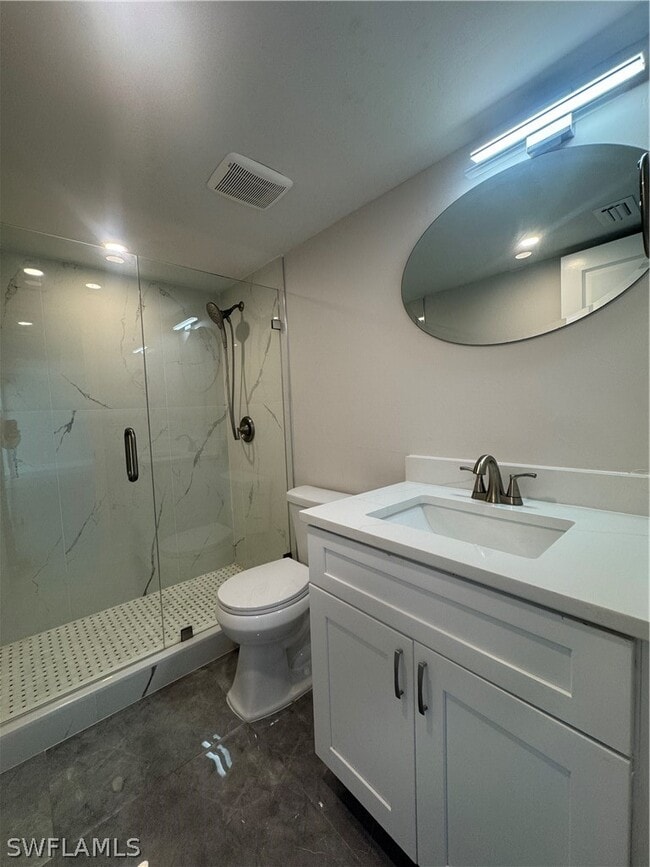 Building Photo - 637 12th Ave S