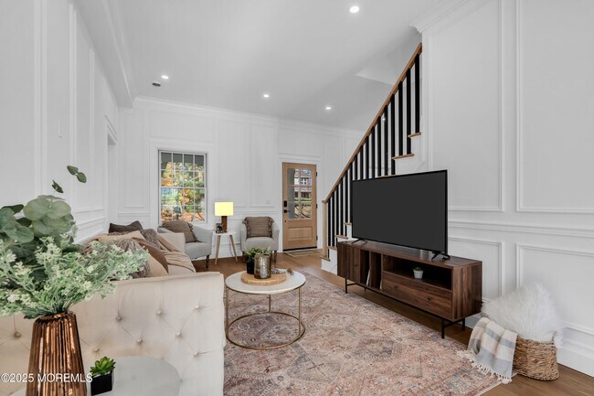 Building Photo - 340 River Rd