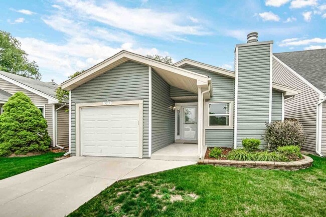 Building Photo - 9215 Fox Ct